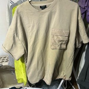 Hi! This is my first listing ever. I’m selling a forever 21 men’s shirt.